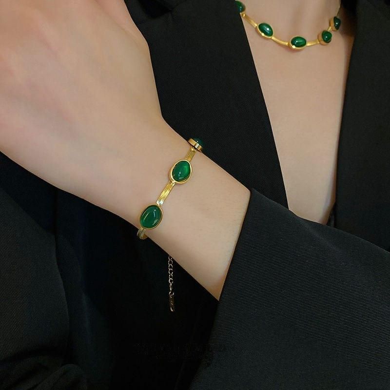 Green Crystal Pendant Set With Bracelet